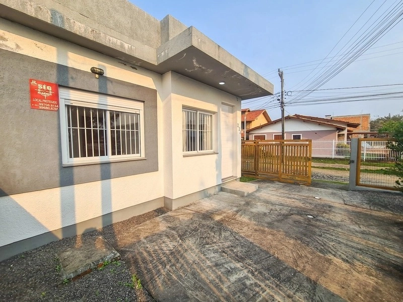 Casa mobiliada de esquina com 2 dormitórios a uma quadra do mar: 27ª foto da galeria de imagens do imóvel