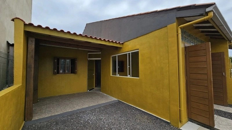 Casa com boa localização com 2 dormitórios: 2ª foto da galeria de imagens do imóvel