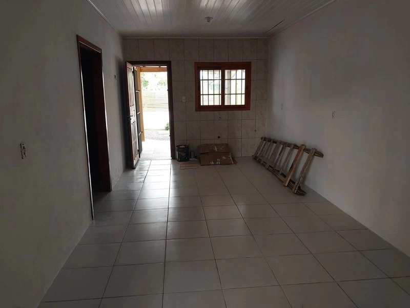 Casa com boa localização com 2 dormitórios: 6ª foto da galeria de imagens do imóvel