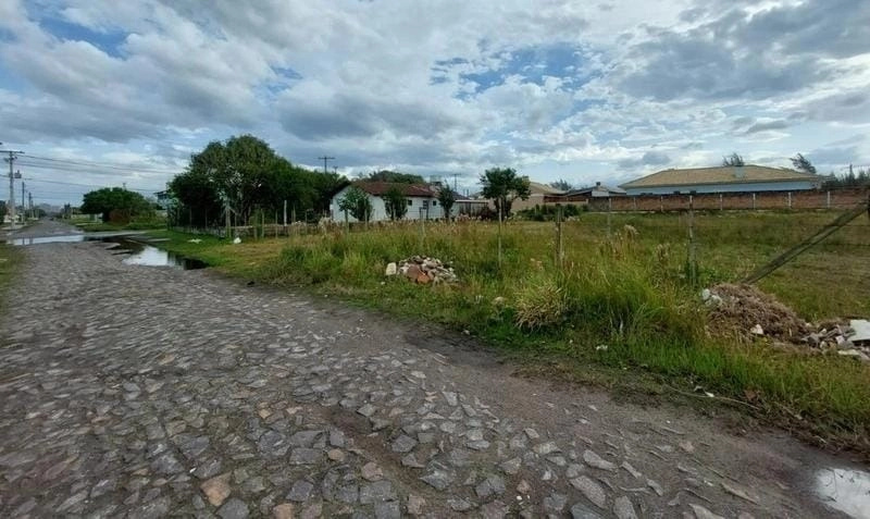 EXCELENTE TERRENO 2 QUADRAS DO MAR EM ÓTIMA LOCALIZAÇÃO: 3ª foto da galeria de imagens do imóvel