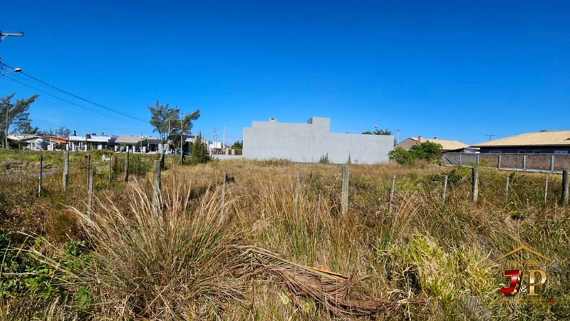 EXCELENTE TERRENO 2 QUADRAS DO MAR EM ÓTIMA LOCALIZAÇÃO: 4ª foto da galeria de imagens do imóvel