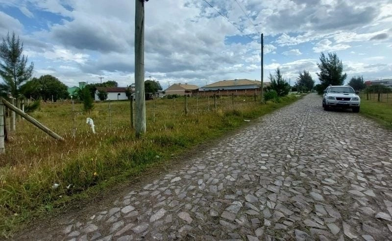 EXCELENTE TERRENO 2 QUADRAS DO MAR EM ÓTIMA LOCALIZAÇÃO: 2ª foto da galeria de imagens do imóvel