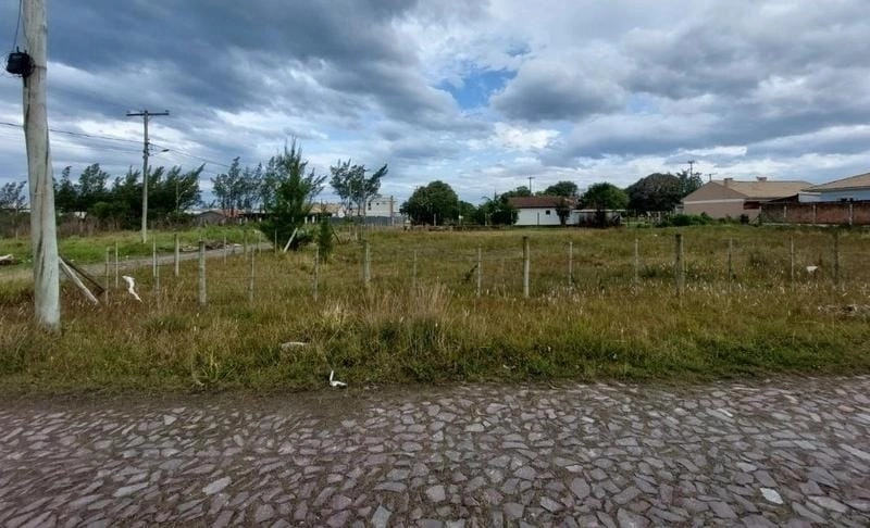 EXCELENTE TERRENO 2 QUADRAS DO MAR EM ÓTIMA LOCALIZAÇÃO: 8ª foto da galeria de imagens do imóvel