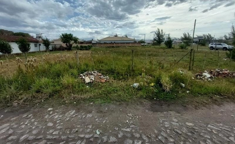 EXCELENTE TERRENO 2 QUADRAS DO MAR EM ÓTIMA LOCALIZAÇÃO: 6ª foto da galeria de imagens do imóvel