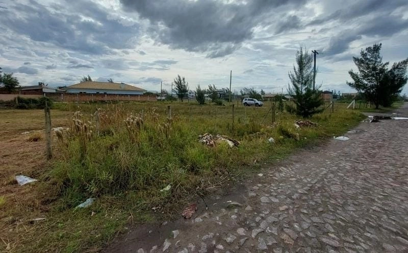 EXCELENTE TERRENO 2 QUADRAS DO MAR EM ÓTIMA LOCALIZAÇÃO: 4ª foto da galeria de imagens do imóvel