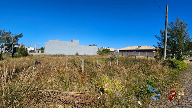EXCELENTE TERRENO 2 QUADRAS DO MAR EM ÓTIMA LOCALIZAÇÃO: 3ª foto da galeria de imagens do imóvel