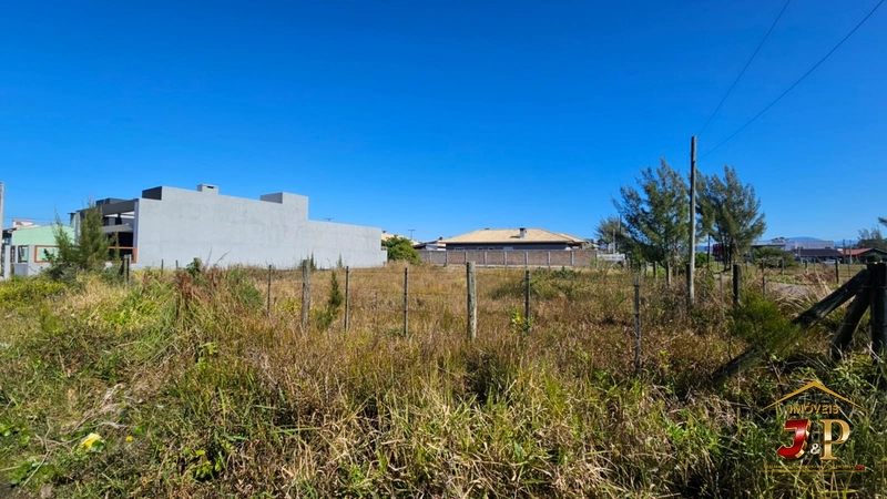 EXCELENTE TERRENO 2 QUADRAS DO MAR EM ÓTIMA LOCALIZAÇÃO: 1ª foto da galeria de imagens do imóvel