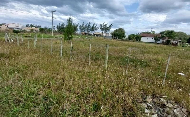 EXCELENTE TERRENO 2 QUADRAS DO MAR EM ÓTIMA LOCALIZAÇÃO: 5ª foto da galeria de imagens do imóvel