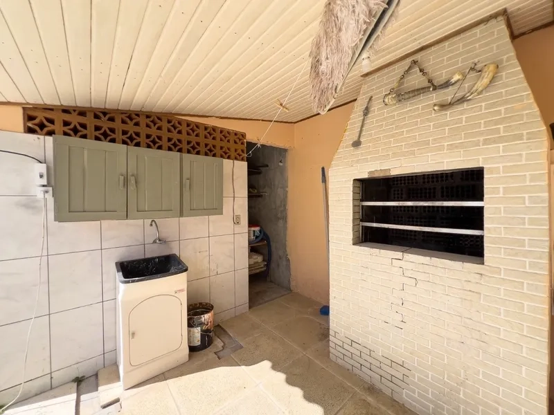 Casa com piscina e 3 dormitórios no bairro Jardim Beira Mar: 11ª foto da galeria de imagens do imóvel