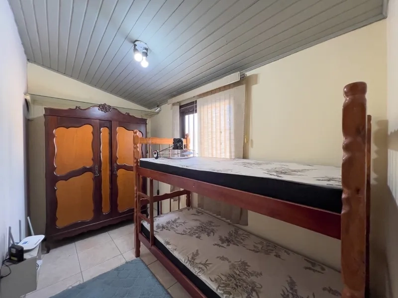 Casa com piscina e 3 dormitórios no bairro Jardim Beira Mar: 20ª foto da galeria de imagens do imóvel