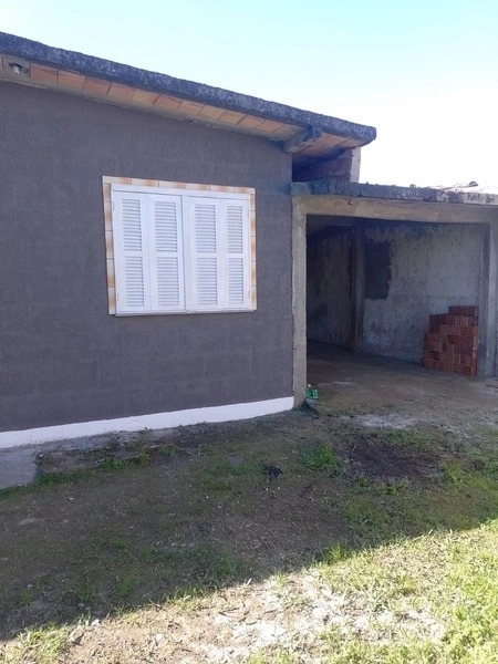 CASA 2 DORMITÓRIOS - TERRENO 300M² - 1 QUADRA DA AV PARAGUASSU: 2ª foto da galeria de imagens do imóvel