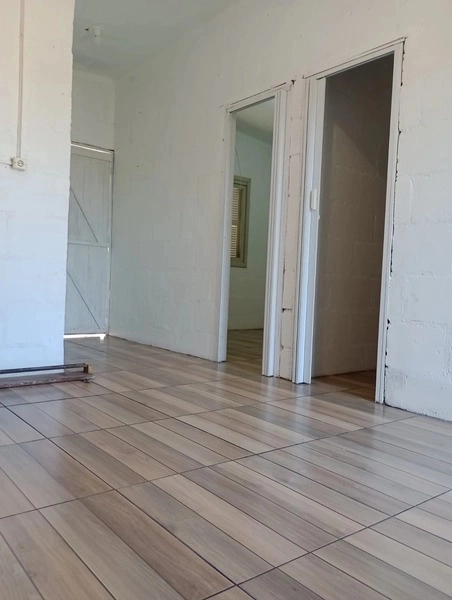 CASA 2 DORMITÓRIOS - TERRENO 300M² - 1 QUADRA DA AV PARAGUASSU: 3ª foto da galeria de imagens do imóvel