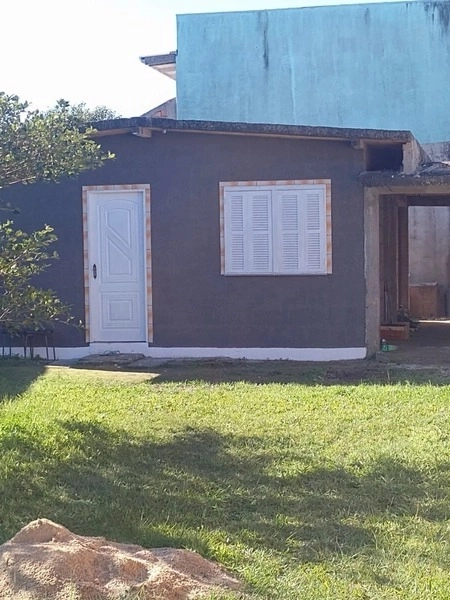 CASA 2 DORMITÓRIOS - TERRENO 300M² - 1 QUADRA DA AV PARAGUASSU: 1ª foto da galeria de imagens do imóvel