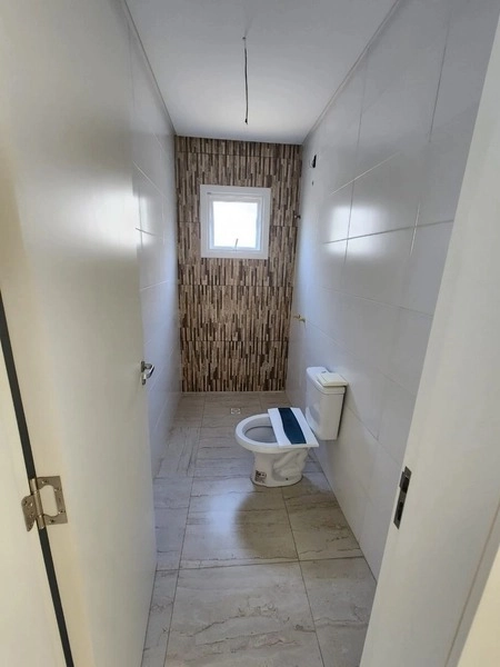 Casa na avenida a menos de 100 metros do mar!: 2ª foto da galeria de imagens do imóvel