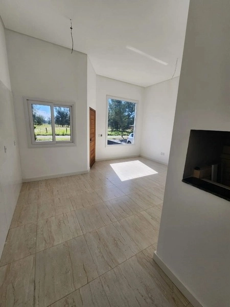 Casa na avenida a menos de 100 metros do mar!: 5ª foto da galeria de imagens do imóvel