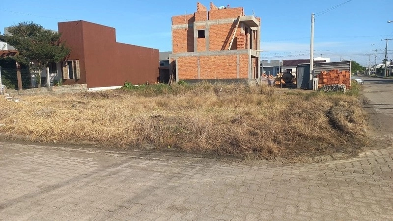 Atenção investidor terreno pronto para construir.: 1ª foto da galeria de imagens do imóvel