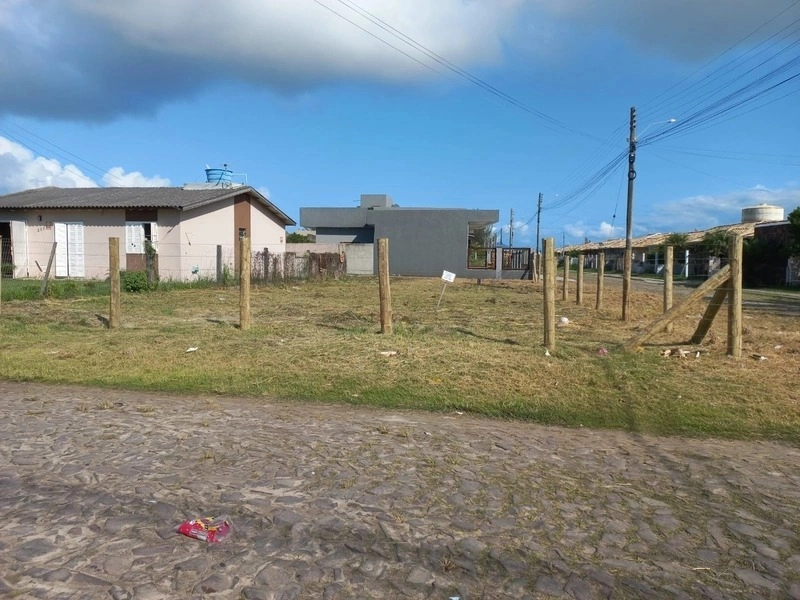 TERRENO DE ESQUINA NA GUARANI: 1ª foto da galeria de imagens do imóvel