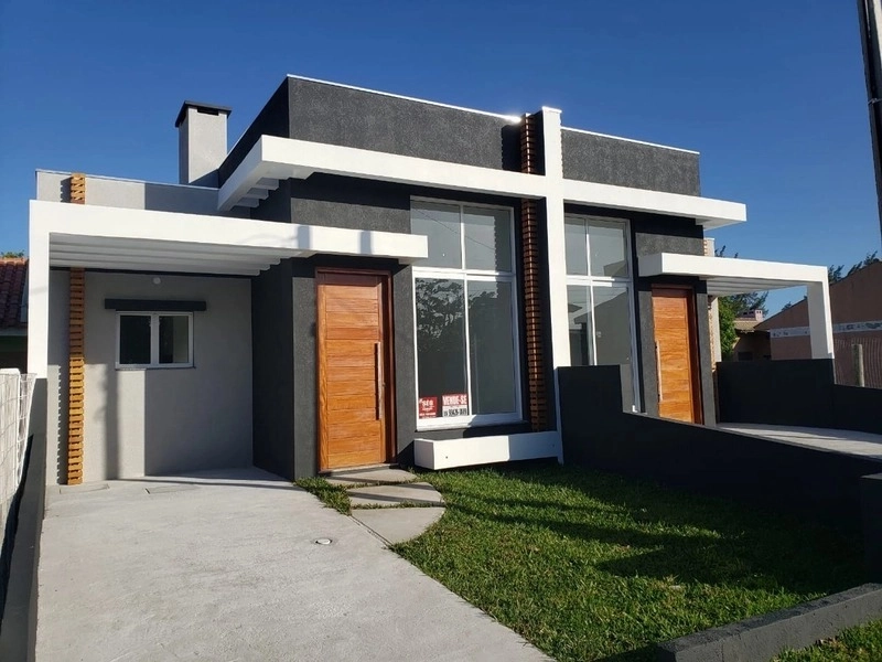 Casa com dois dormitórios próxima a praia: 1ª foto da galeria de imagens do imóvel