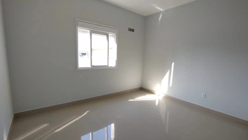 Casa com dois dormitórios próxima a praia: 14ª foto da galeria de imagens do imóvel
