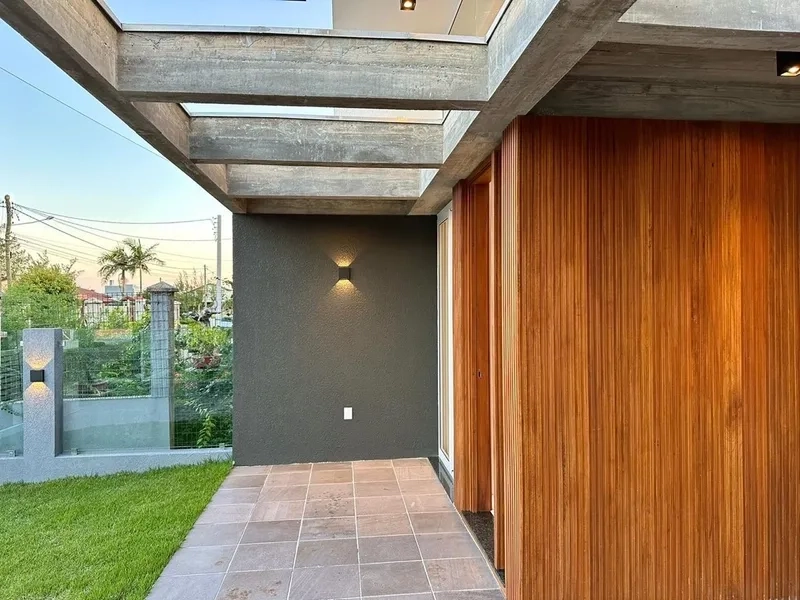 Casa Geminada com Alto Padrão de Construção no Jardim Beira Mar!: 3ª foto da galeria de imagens do imóvel