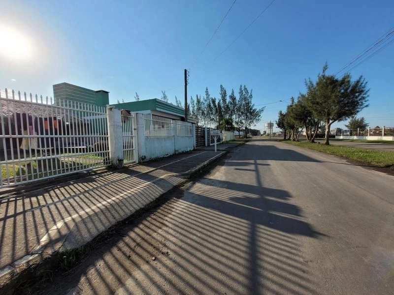 EXCELENTE CASA DE 3 DORMITORIOS COM PISCINA: 2ª foto da galeria de imagens do imóvel