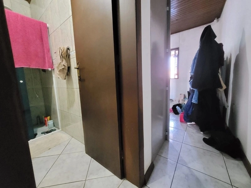 EXCELENTE CASA DE 3 DORMITORIOS COM PISCINA: 6ª foto da galeria de imagens do imóvel