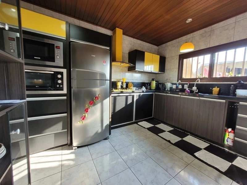 EXCELENTE CASA DE 3 DORMITORIOS COM PISCINA: 18ª foto da galeria de imagens do imóvel