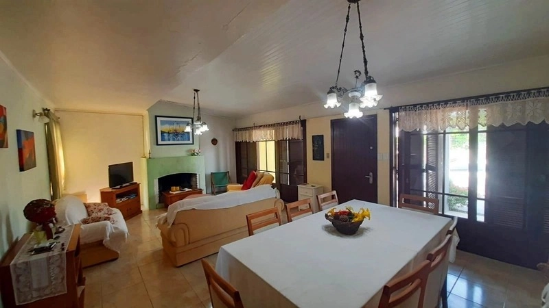 Ótima casa 1 quadra do mar 3 dormitórios + dependência - ampla: 22ª foto da galeria de imagens do imóvel