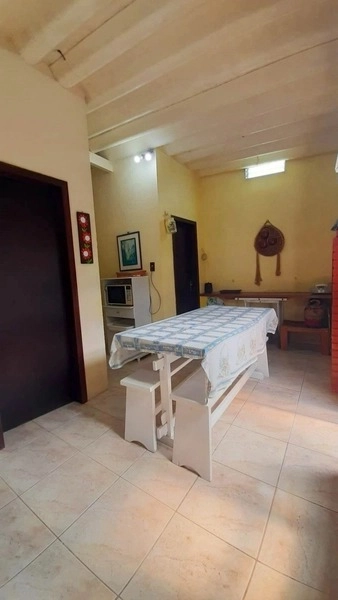 Ótima casa 1 quadra do mar 3 dormitórios + dependência - ampla: 17ª foto da galeria de imagens do imóvel