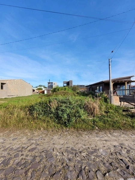 TERRENO 30 METROS DA BEIRA MAR: 3ª foto da galeria de imagens do imóvel