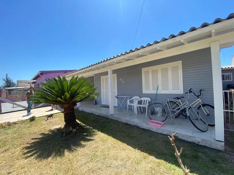 Duas casas no mesmo terreno: 1ª foto da galeria de imagens do imóvel