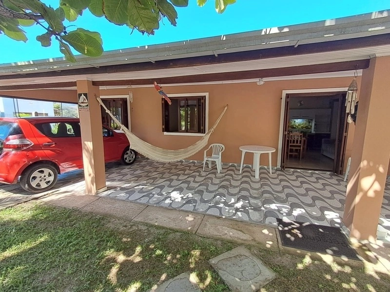 Oportunidade Única em Terreno de Esquina! Duas Quadras do Mar!: 1ª foto da galeria de imagens do imóvel