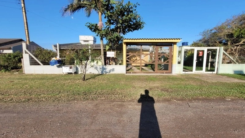 LINDA CASA 2 DORMITÓRIOS A POUCOS METROS DO MAR: 3ª foto da galeria de imagens do imóvel