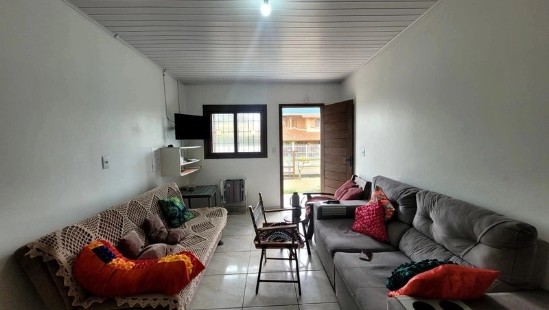 Casa com 3 dormitórios a alguns passos do mar no bairro Guarani: 4ª foto da galeria de imagens do imóvel