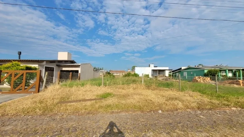 ÓTIMO TERRENO PRÓXIMO AO MAR: 1ª foto da galeria de imagens do imóvel