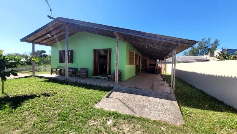 Casa 3 dormtórios com 729m² de terreno: 1ª foto da galeria de imagens do imóvel