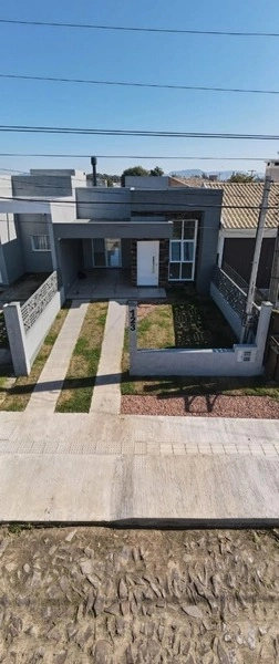 CASA à venda no Bairro Zona Norte á apenas 150m da Praia: 2ª foto da galeria de imagens do imóvel