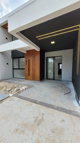 CASA 3 DORMITÓRIOS (1 SUÍTE) COM CLOSET - ROOFTOP - 1 QUADRA DO MAR: 2ª foto da galeria de imagens do imóvel