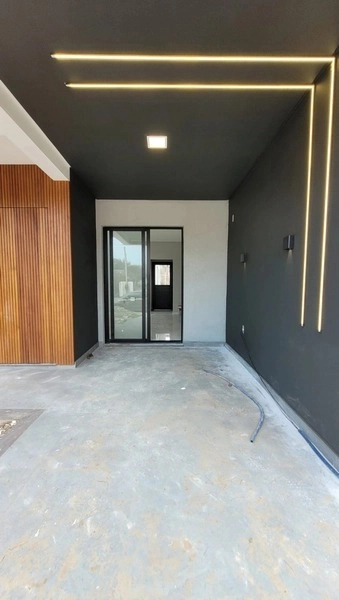 CASA 3 DORMITÓRIOS (1 SUÍTE) COM CLOSET - ROOFTOP - 1 QUADRA DO MAR: 3ª foto da galeria de imagens do imóvel