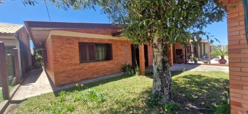 Casa com 3 dormitórios ventilada: 1ª foto da galeria de imagens do imóvel