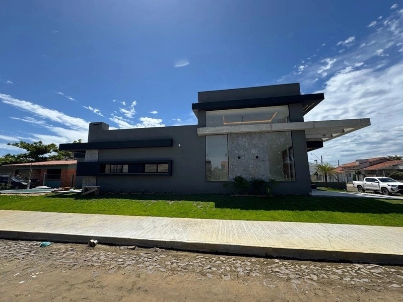 CASA 3 DORMITÓRIOS (2 SUÍTES) - ESQUINA  - 3 QUADRAS DO MAR: 27ª foto da galeria de imagens do imóvel