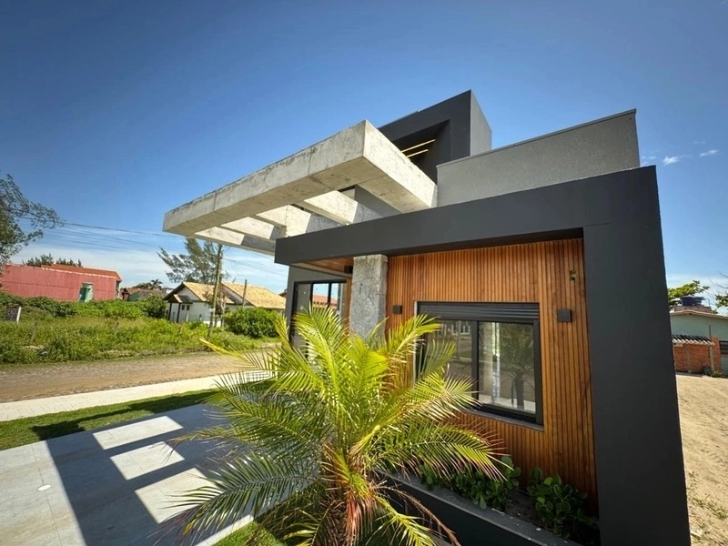 CASA 3 DORMITÓRIOS (2 SUÍTES) - ESQUINA  - 3 QUADRAS DO MAR: 6ª foto da galeria de imagens do imóvel