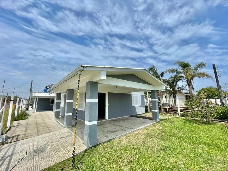 Casa com 3 dormitórios e anexo nos fundos no bairro Zona Nova: 1ª foto da galeria de imagens do imóvel