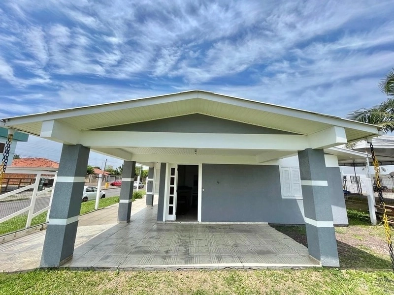 Casa com 3 dormitórios e anexo nos fundos no bairro Zona Nova: 2ª foto da galeria de imagens do imóvel