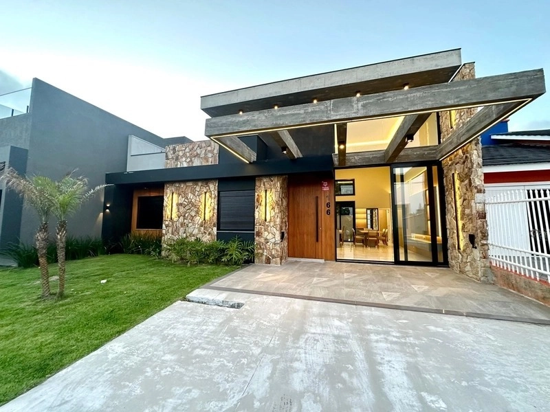 Casa Alto Padrão com Terraço na Zona Nova!: 3ª foto da galeria de imagens do imóvel