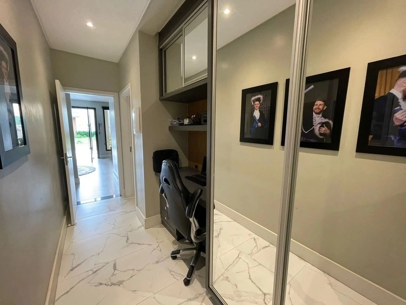Belissíma casa no condomínio Dubai Resort: 7ª foto da galeria de imagens do imóvel