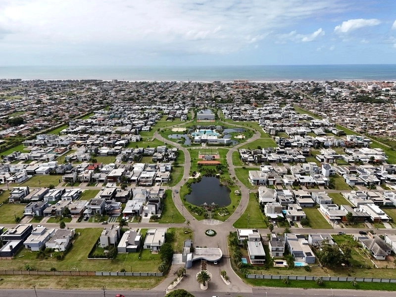 Casa dos seus sonhos no condomínio Dubai Resort: 3ª foto da galeria de imagens do imóvel