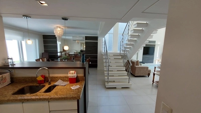 Casa com 4 dormitórios e piscina no condomínio Dubai: 8ª foto da galeria de imagens do imóvel