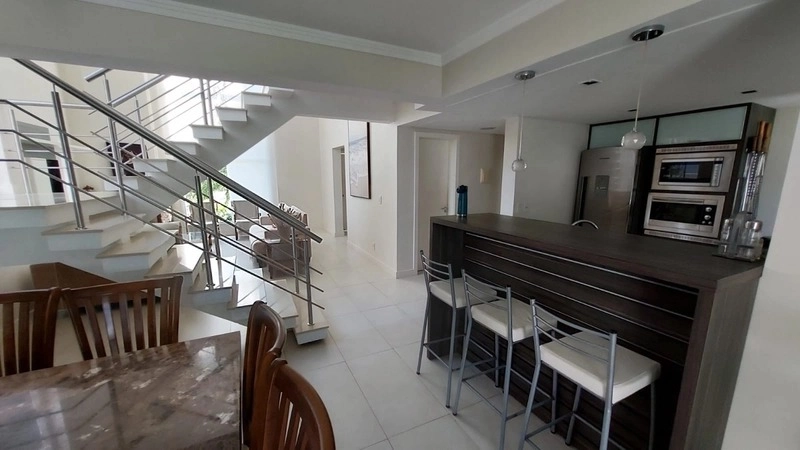 Casa com 4 dormitórios e piscina no condomínio Dubai: 6ª foto da galeria de imagens do imóvel