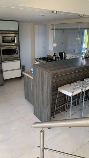 Casa com 4 dormitórios e piscina no condomínio Dubai: 40ª foto da galeria de imagens do imóvel